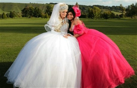 Fantastic Wedding Dresses Designs With a Colorful Model gypsy wedding cakes
