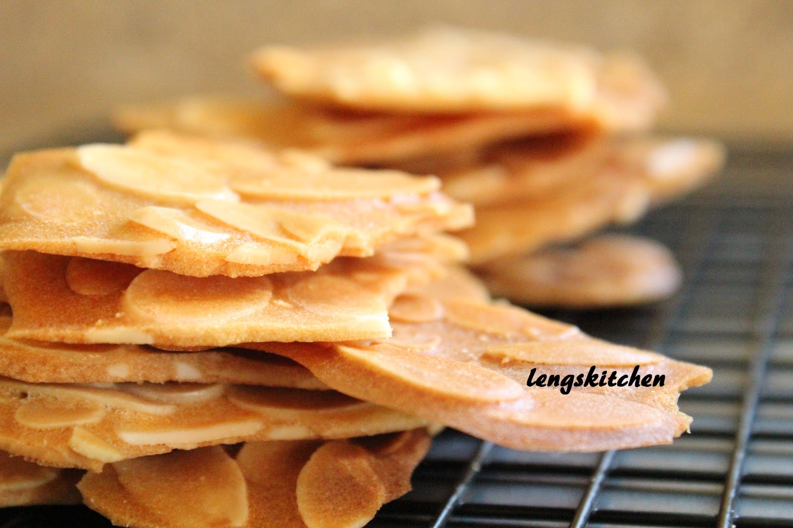 Chinese Thin Almond Cookies