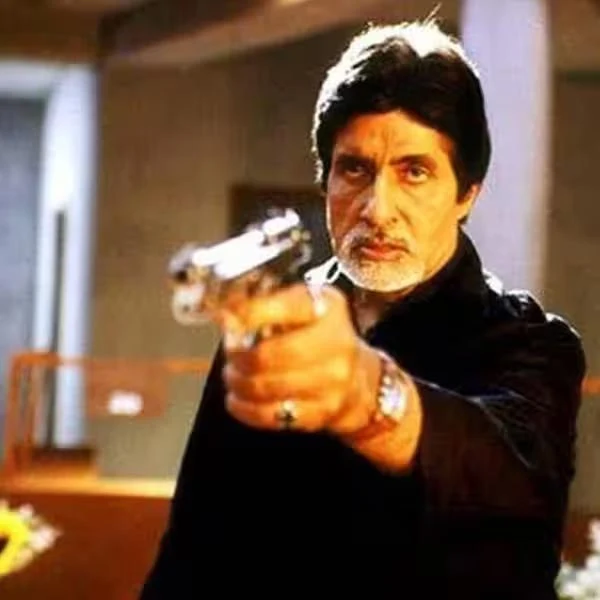 Amitabh Bachchan in Aankhein negative role bollywood