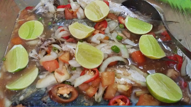 ZULFAZA LOVES COOKING: Ikan kembung rebus/kukus rendam air 