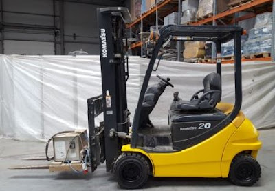 xe nâng komatsu 2 tấn 0984942247