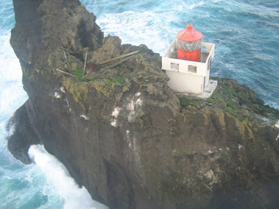 Faro de Thrídrangi Lighthouse Þrídrangar Islandia Iceland