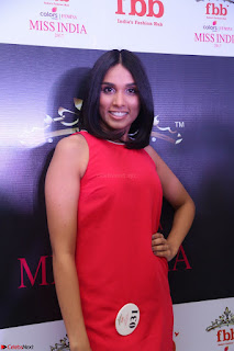 Spatika Surapaneni in Red Tight Dress at FBB Miss India 2017 finalists at Telangana auditions Feb 2017 (10).JPG