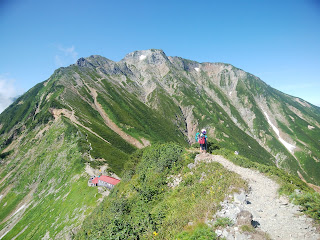 五竜岳山頂までもう少しです、頑張って歩きましょう。