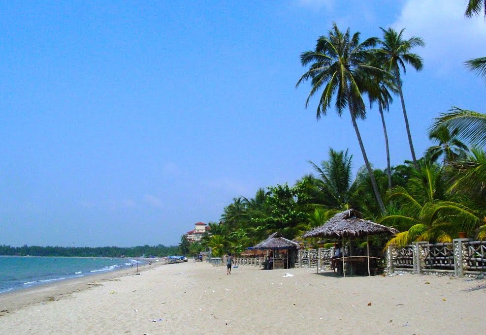 Asiknya Wisata Kuliner dan Jelajahi Pantai Anyer di Banten ...