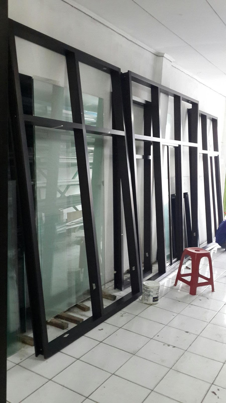 PT JONZEN KARYA SEMESTA APLIKATOR KUSEN ALUMINIUM YKK 