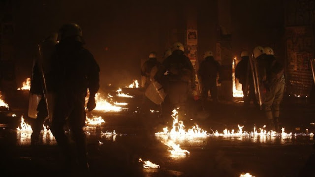 Τα Εξάρχεια στην μέγγενη της ανομίας σε ένα κράτος - παρατηρητή