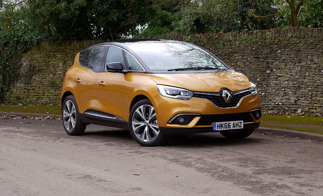 Renault Scenic front view