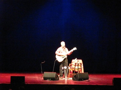 raffi, it's raffi! raffi, it's raffi!