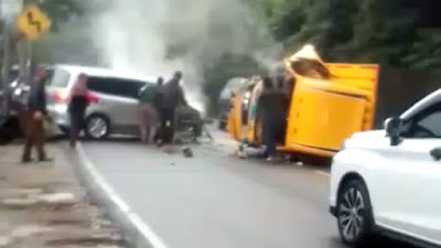 Terjadi Kecelakaan Lalu Lintas Di Jalan Raya Puncak Ciloto Cianjur, Kendaraan Rusak Parah