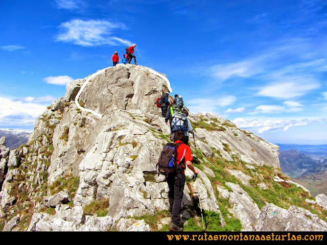 Ruta al Pico Gorrión:  Arista al pico Mayor