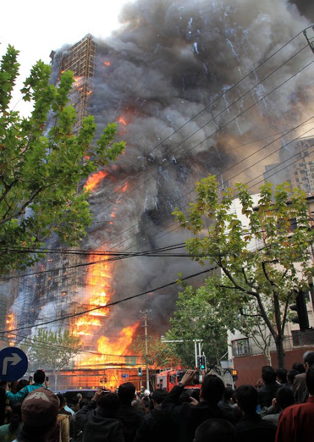 bangunan terbakar kebakaran Shanghai Apartment on Fire