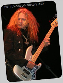 Ean Evans (bassist) 01