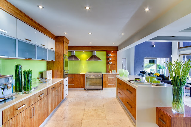 Large modern kitchen 