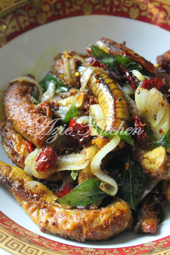 Telur Ikan Goreng Berempah Sedap - Azie Kitchen