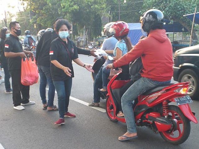 Jaga Soliditas, Komunitas DGP Solo Bagikan Ratusan Takjil