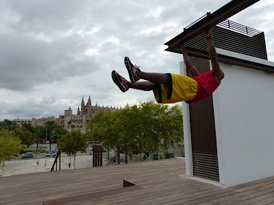 Front lever in Palma de Mallorca, Spain