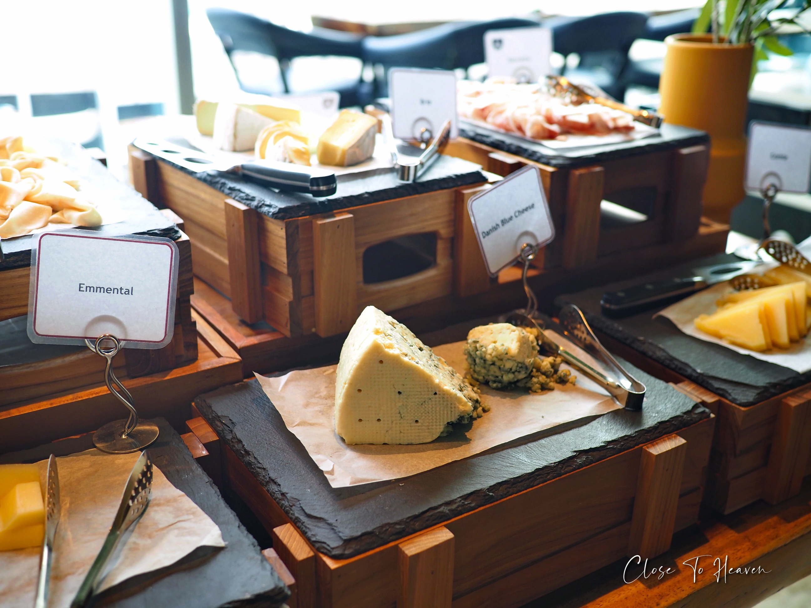 Splendid Sunday Brunch | Eastin Grand Phayathai