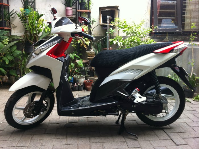 Modifikasi Vario CBS Putih  Modifikasi Honda  CB150R 