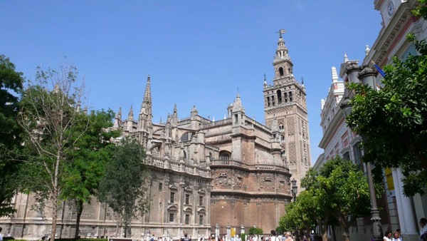 giralda_y_catedral