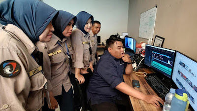 Siswa Suspa Penerangan Pusdik Banmin Timba Ilmu di Radio Suara Surabaya