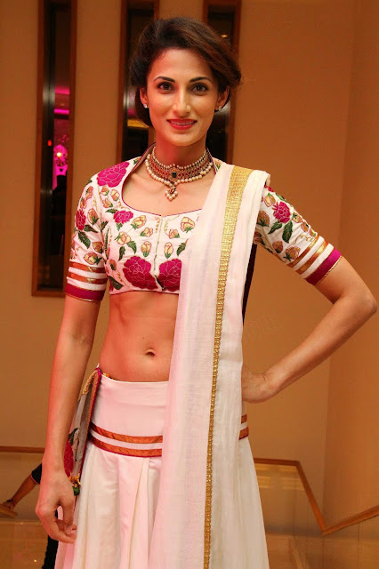 Bollywood actress spicy navel images Shilpa Reddy