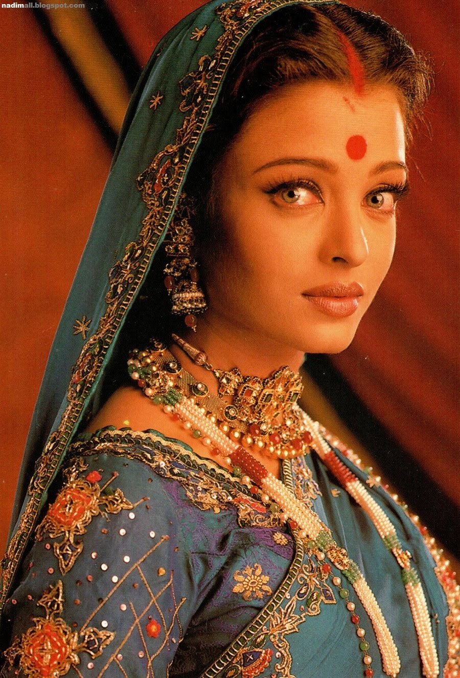 Aishwarya Rai Hot 2002