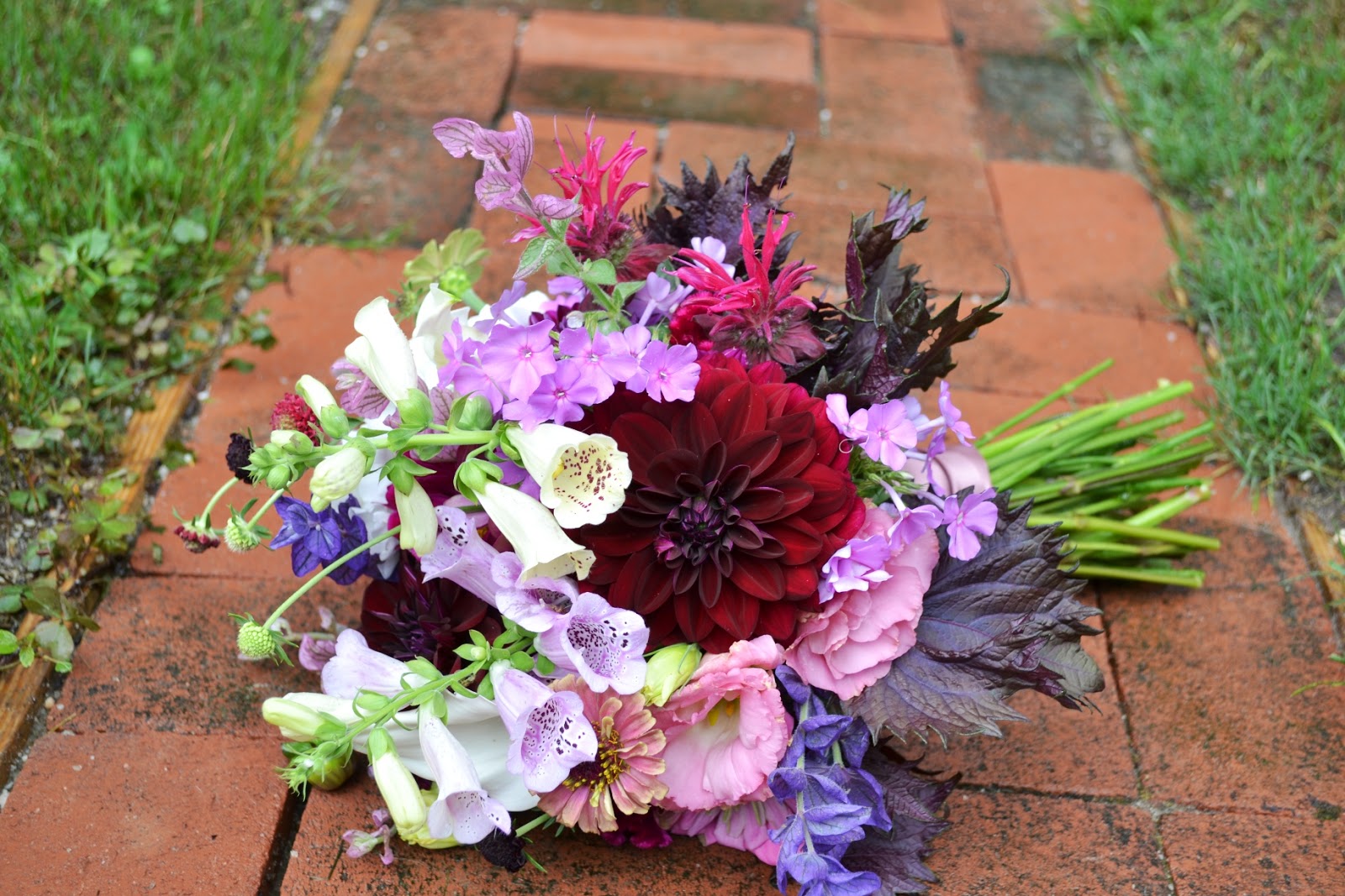 July Flowers In Season For Wedding In an array of beautiful