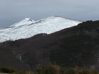 Ancares, Three Bishops Peak  by E. V. Pita (2015)  http://evpita.blogspot.com/2016/01/ancares-three-bishops-peak-los-ancares.html   Los Ancares, pico 3 obispos   por E. V. Pita (2015)   Os Ancares, cumio dos Tres Bispos  http://evpita.blogspot.com/2016/01/ancares-three-bishops-peak-los-ancares.html