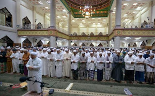 Bacaan Bilal Shalat Tarawih 23 Rakaat Lengkap dengan Jawaban Jamaah