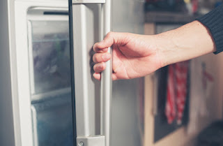 Check the refrigerator door condition