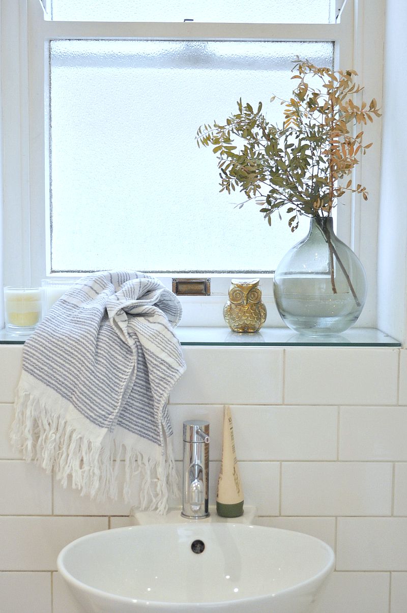 Bathroom window sill with Hammam towels