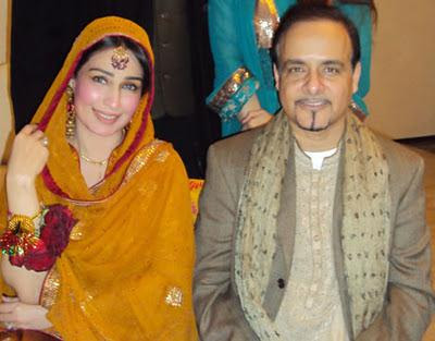 Pakistani Actress Reema Khan Wedding Pictures with Husband