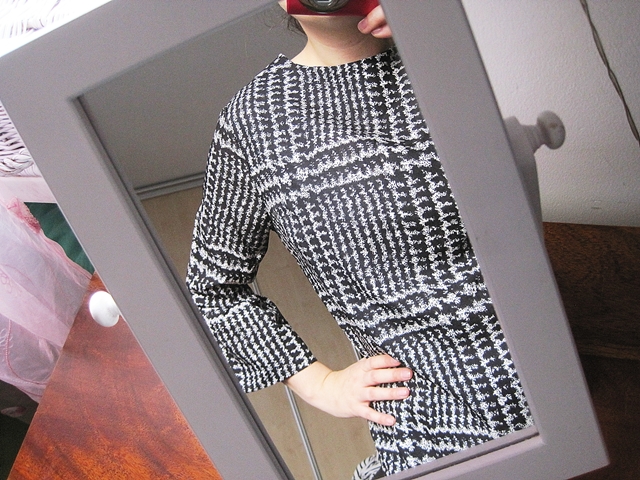 http://www.zaful.com/bell-sleeve-houndstooth-dress-p_214452.html?lkid=17770