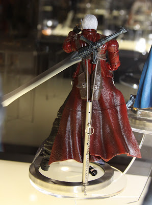 Square Enix Play Arts 2013 Toy Fair Display - Devil May Cry Dante figure