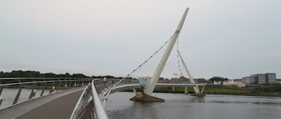 Irlanda del Norte, Londonderry, Peace Bridge o Puente de la Paz.