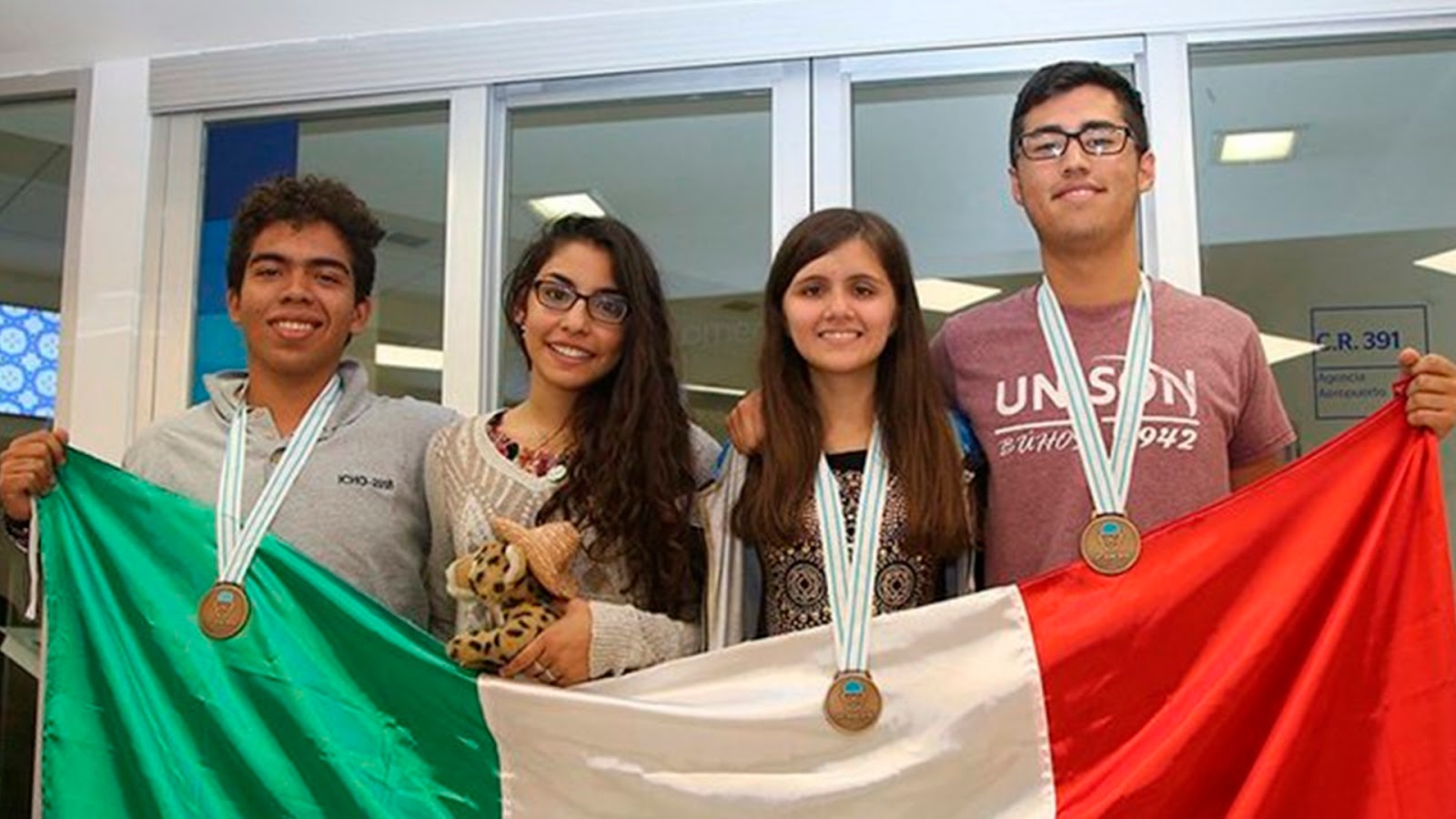 Estudiantes mexicanos triunfan en Olimpiada Internacional de Química.