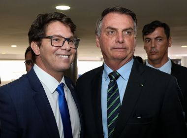 Após pressão, Bolsonaro vai em estender prazo de pagamento da Lei Aldir Blanc