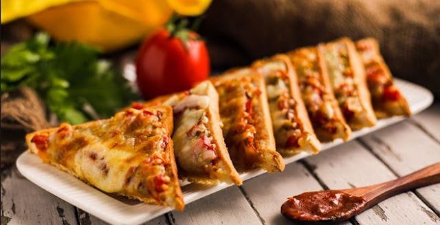 ब्रेड पिज़ा बनाये घर पर  | BREAD PIZZA Recipes in hindi 