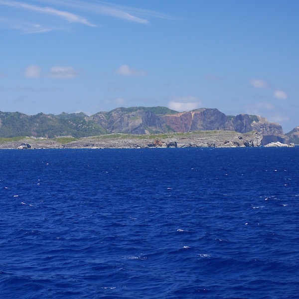 千尋岩（ハートロック）と南島