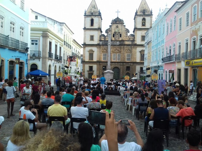 Pelourinho Dia e Noite promove concertos gratuitos, ao ar livre, com plateia com cadeiras,   no Cruzeiro do São Francisco