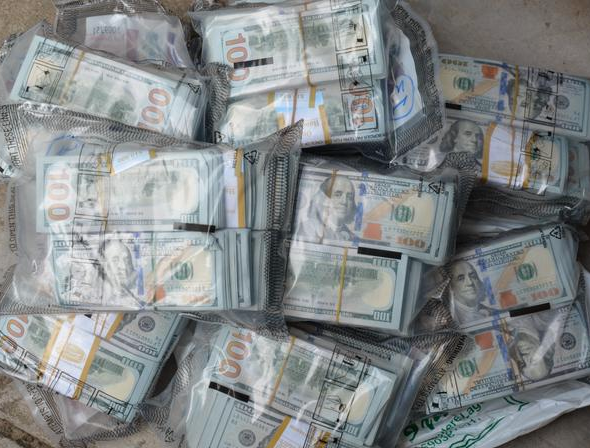 Man Arrested With Fake $2.1million At Lagos Airport