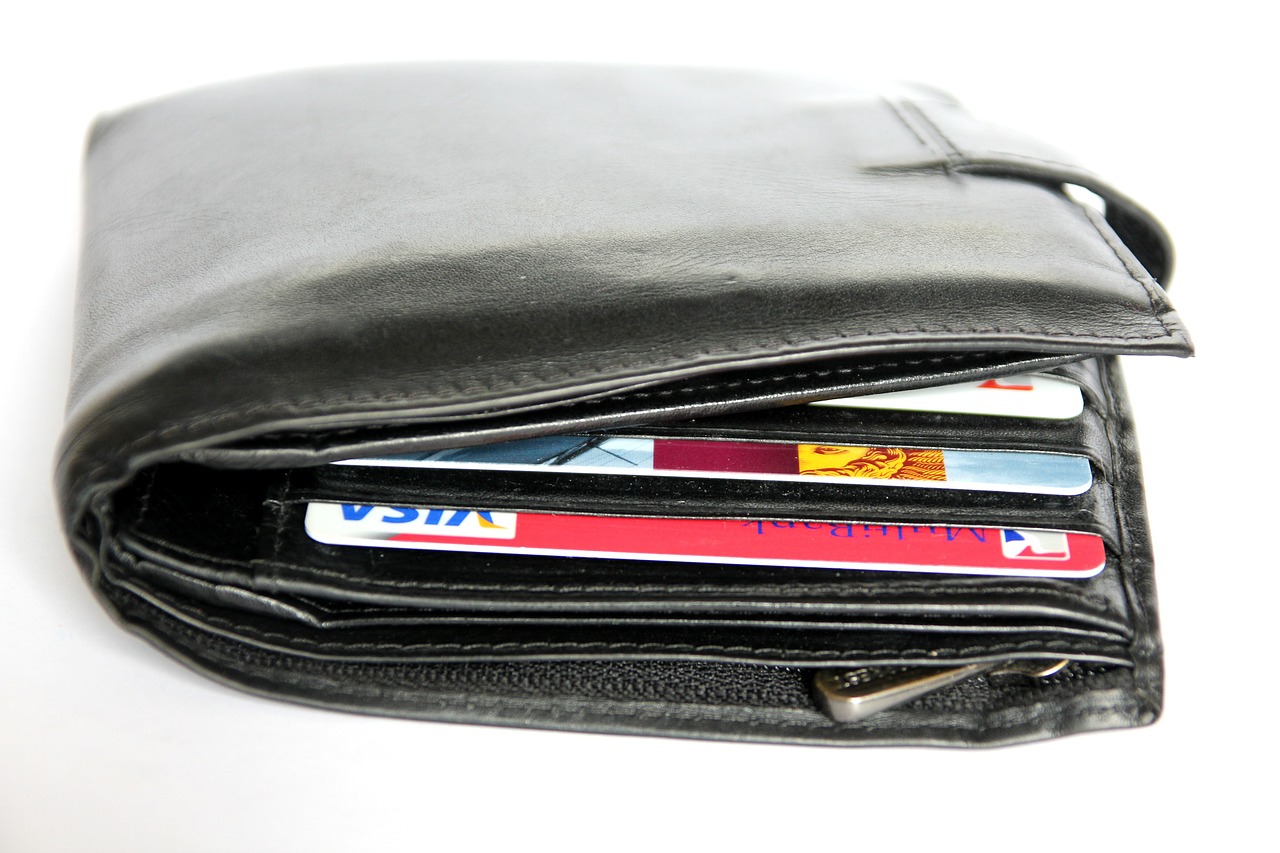 You are at an unknown city and lost your purse. You need money. How will  you manage? - Quora