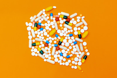 Medicinal pills (Credit: Michał Parzuchowski/Unsplash)