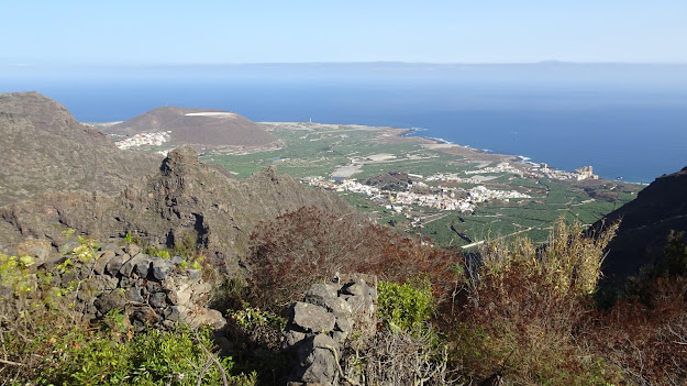View to Los Silos and La Isla Baja from the Lomo del Topo