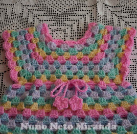 alt="free crochet pattern, crochet granny dress, crochet granny tunic, vestidinho em crochet, túnica em crochet, instruções passo a passo"