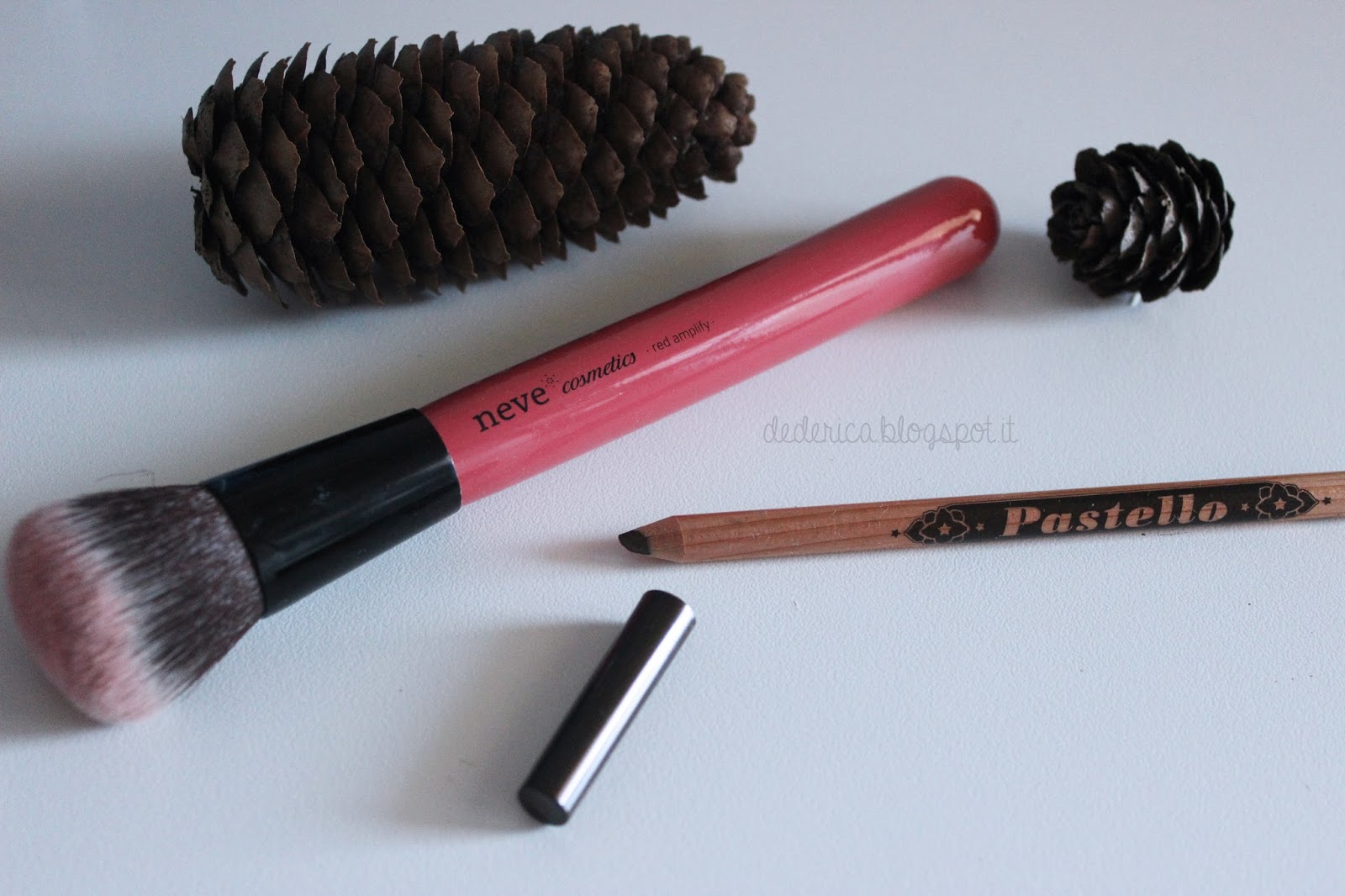 Neve Cosmetics Red Amplify Brush - Ego Pastello Occhi