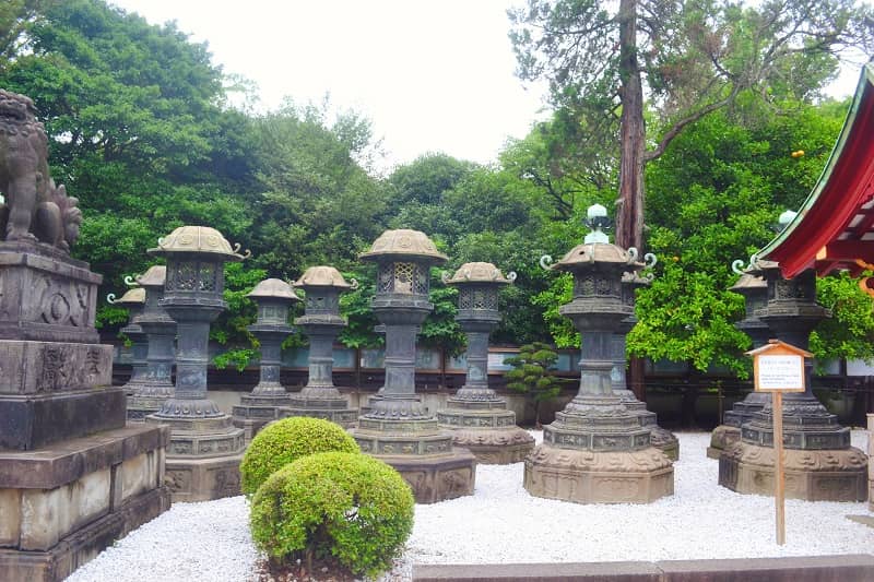 50 copper lanterns - Ueno Toshogu Shrine