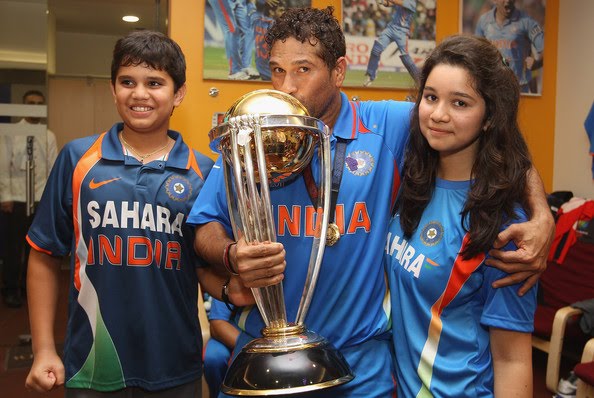 Sachin Tendulkar Family Pic - Sachin Tendulkar Family Pics - Daughter, Son - Sara Tendulkar, Arjun Tendulkar