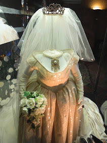 Miss Piggy wedding dress detail Muppets Most Wanted